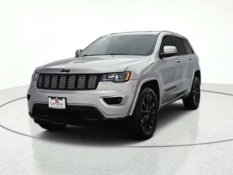 Photos of 2019 Jeep Grand Cherokee Altitude for sale in Gurnee, IL at CarWise Gurnee