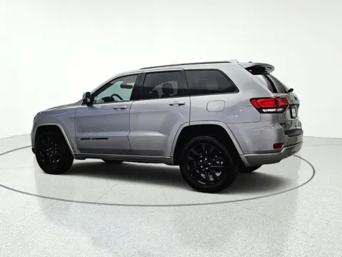 More photos of 2019 Jeep Grand Cherokee Altitude at CarWise Gurnee, IL