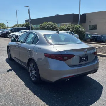 Photos of 2018 Alfa Romeo Giulia for sale in Gurnee, IL at CarWise Gurnee