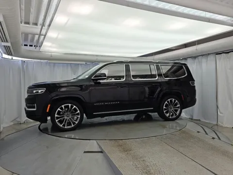 Another view of 2022 Jeep Grand Wagoneer Series III for sale in Gurnee, IL at CarWise Gurnee