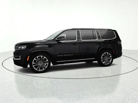 Another view of 2022 Jeep Grand Wagoneer Series III for sale in Gurnee, IL at CarWise Gurnee