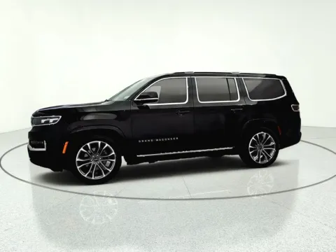 Another view of 2022 Jeep Grand Wagoneer Series III for sale in Gurnee, IL at CarWise Gurnee