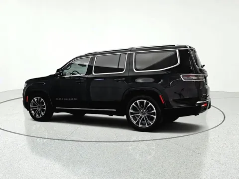 More photos of 2022 Jeep Grand Wagoneer Series III at CarWise Gurnee, IL
