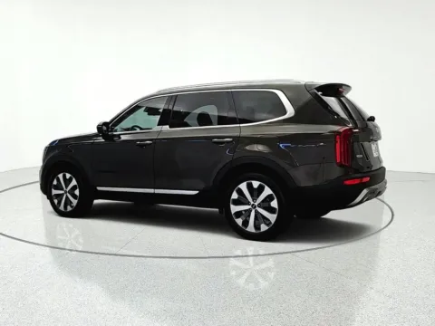 More photos of 2022 Kia Telluride S at CarWise Gurnee, IL