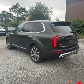 Photos of 2022 Kia Telluride S for sale in Gurnee, IL at CarWise Gurnee