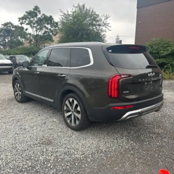 Photos of 2022 Kia Telluride S for sale in Gurnee, IL at CarWise Gurnee