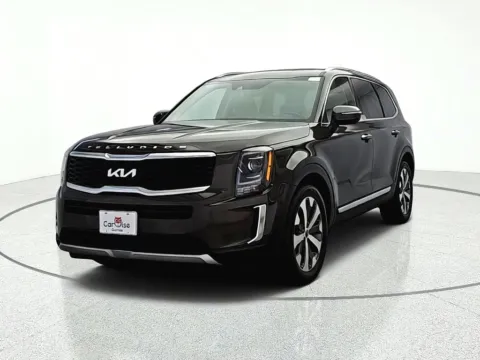 Photos of 2022 Kia Telluride S for sale in Gurnee, IL at CarWise Gurnee
