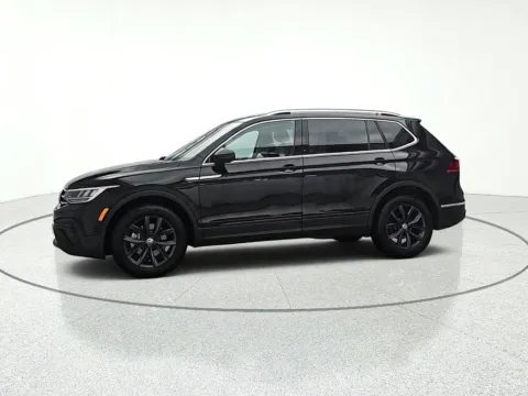 Another view of 2024 Volkswagen Tiguan 2.0T SE for sale in Gurnee, IL at CarWise Gurnee