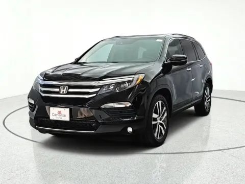 Photos of 2016 Honda Pilot Touring for sale in Gurnee, IL at CarWise Gurnee