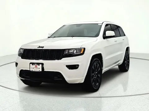 Photos of 2017 Jeep Grand Cherokee Altitude for sale in Gurnee, IL at CarWise Gurnee
