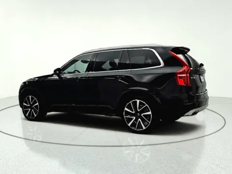 More photos of 2020 Volvo XC90 T6 Momentum at CarWise Gurnee, IL