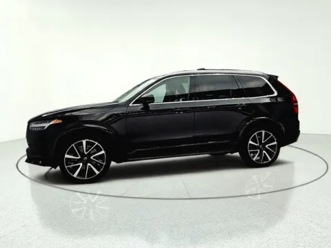 More photos of 2020 Volvo XC90 T6 Momentum at CarWise Gurnee, IL