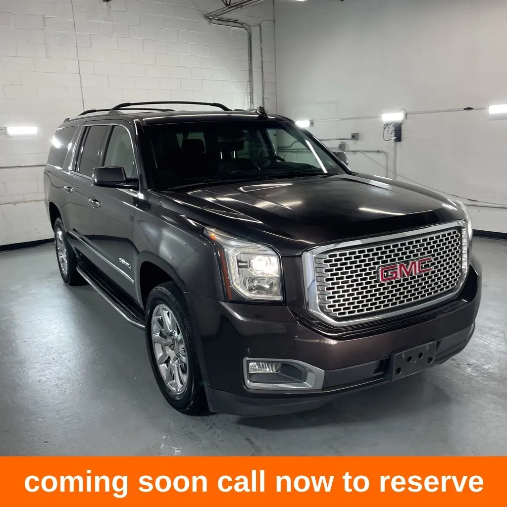 Gray 2017 GMC Yukon XL Denali for sale in Gurnee, IL