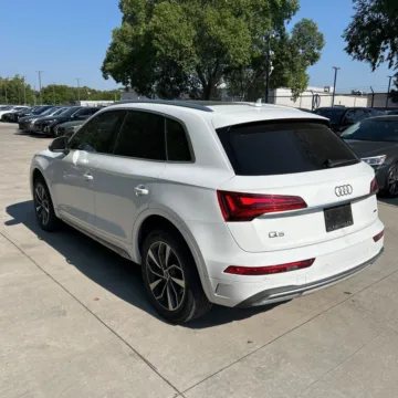 Photos of 2021 Audi Q5 45 Premium Plus for sale in Gurnee, IL at CarWise Gurnee