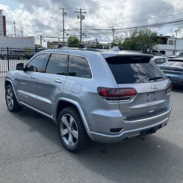 Photos of 2015 Jeep Grand Cherokee Overland for sale in Gurnee, IL at CarWise Gurnee