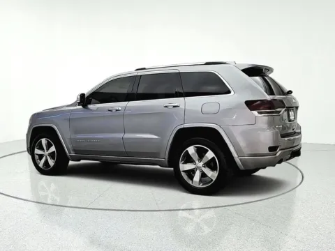 More photos of 2015 Jeep Grand Cherokee Overland at CarWise Gurnee, IL
