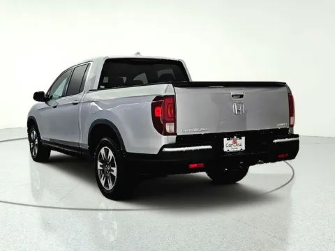 More photos of 2017 Honda Ridgeline RTL-T at CarWise Gurnee, IL