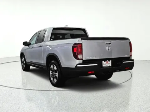 More photos of 2017 Honda Ridgeline RTL-T at CarWise Gurnee, IL
