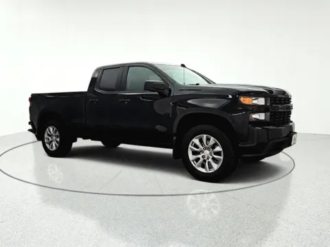 Photos of 2020 Chevrolet Silverado 1500 Custom for sale in Gurnee, IL at CarWise Gurnee