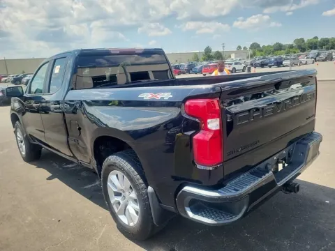 Photos of 2020 Chevrolet Silverado 1500 Custom for sale in Gurnee, IL at CarWise Gurnee