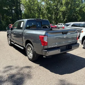 Photos of 2019 Nissan Titan SV for sale in Gurnee, IL at CarWise Gurnee