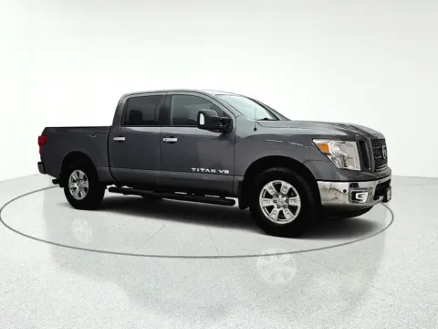 Photos of 2019 Nissan Titan SV for sale in Gurnee, IL at CarWise Gurnee