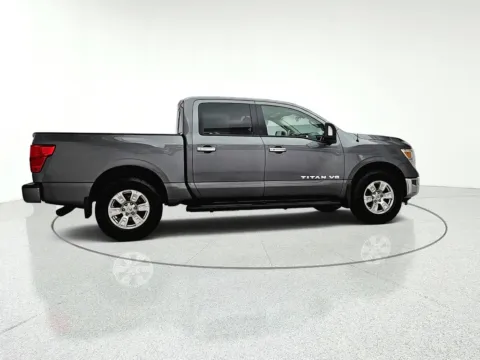 More photos of 2019 Nissan Titan SV at CarWise Gurnee, IL