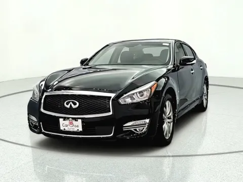 Photos of 2018 INFINITI Q70 3.7X for sale in Gurnee, IL at CarWise Gurnee