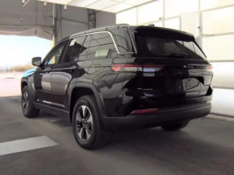 Photos of 2023 Jeep Grand Cherokee 4xe for sale in Gurnee, IL at CarWise Gurnee