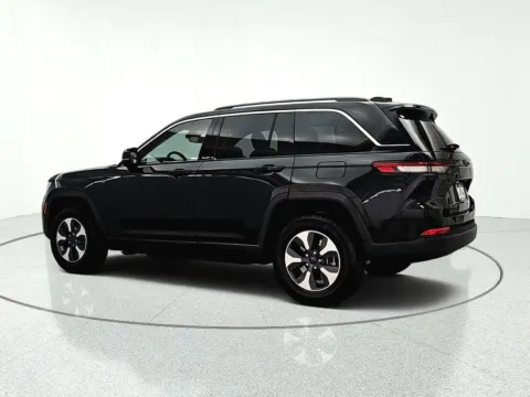 More photos of 2023 Jeep Grand Cherokee 4xe at CarWise Gurnee, IL