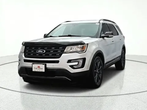 Photos of 2017 Ford Explorer XLT for sale in Gurnee, IL at CarWise Gurnee