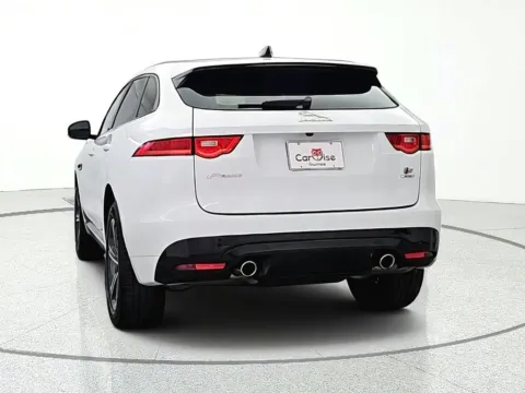 More photos of 2020 Jaguar F-PACE S at CarWise Gurnee, IL