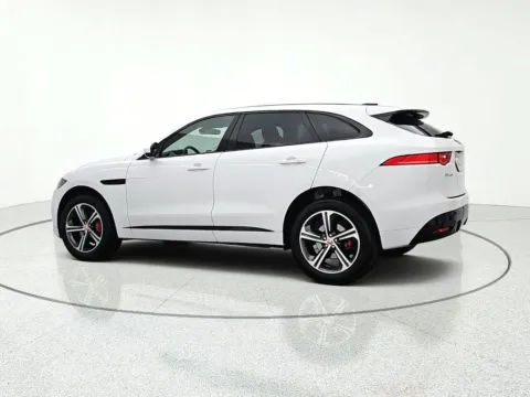 More photos of 2020 Jaguar F-PACE S at CarWise Gurnee, IL