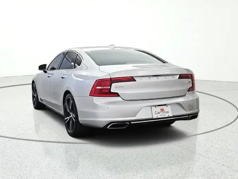 More photos of 2017 Volvo S90 T6 Momentum at CarWise Gurnee, IL