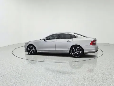 More photos of 2017 Volvo S90 T6 Momentum at CarWise Gurnee, IL