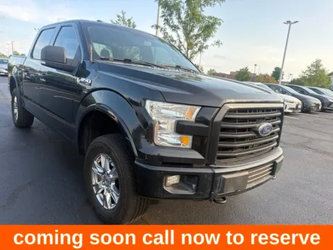Black 2015 Ford F-150 XLT for sale in Gurnee, IL