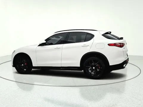 More photos of 2018 Alfa Romeo Stelvio at CarWise Gurnee, IL