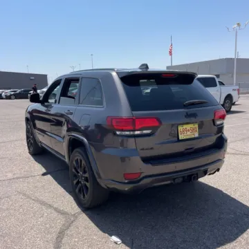 Photos of 2017 Jeep Grand Cherokee Altitude for sale in Gurnee, IL at CarWise Gurnee