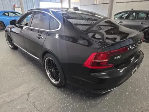 Photos of 2017 Volvo S90 T6 Inscription for sale in Gurnee, IL at CarWise Gurnee