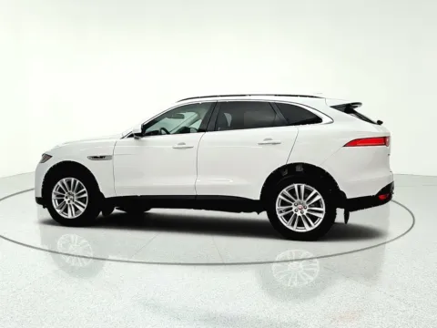 More photos of 2018 Jaguar F-PACE 25t Prestige at CarWise Gurnee, IL