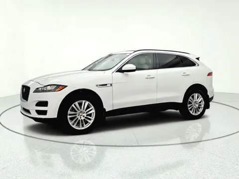 More photos of 2018 Jaguar F-PACE 25t Prestige at CarWise Gurnee, IL
