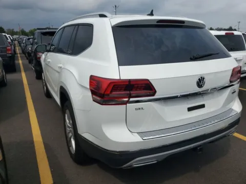 Photos of 2019 Volkswagen Atlas SEL for sale in Gurnee, IL at CarWise Gurnee