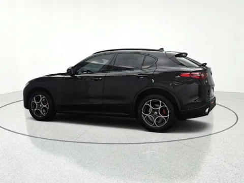 More photos of 2018 Alfa Romeo Stelvio at CarWise Gurnee, IL