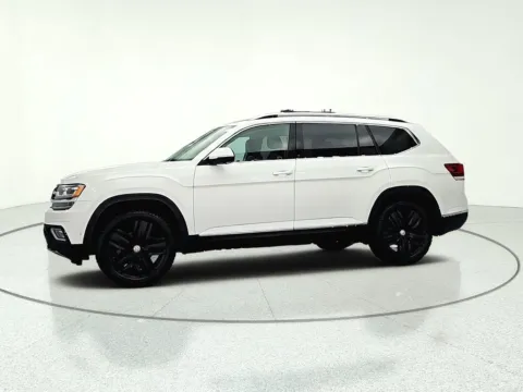 Another view of 2019 Volkswagen Atlas SEL Premium for sale in Gurnee, IL at CarWise Gurnee