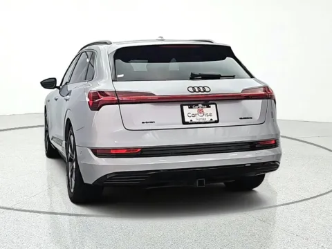 More photos of 2022 Audi e-tron Premium at CarWise Gurnee, IL