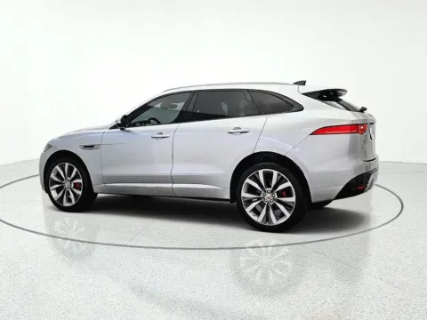 More photos of 2020 Jaguar F-PACE S at CarWise Gurnee, IL