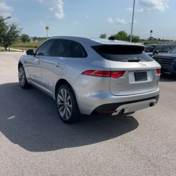 Photos of 2020 Jaguar F-PACE S for sale in Gurnee, IL at CarWise Gurnee