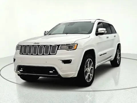 Photos of 2021 Jeep Grand Cherokee Overland for sale in Gurnee, IL at CarWise Gurnee