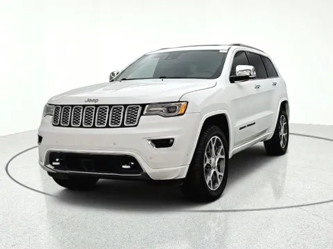 Photos of 2021 Jeep Grand Cherokee Overland for sale in Gurnee, IL at CarWise Gurnee