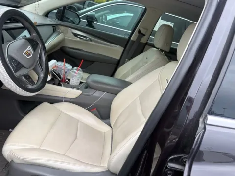 Another view of 2018 Cadillac XT5 Luxury for sale in Gurnee, IL at CarWise Gurnee